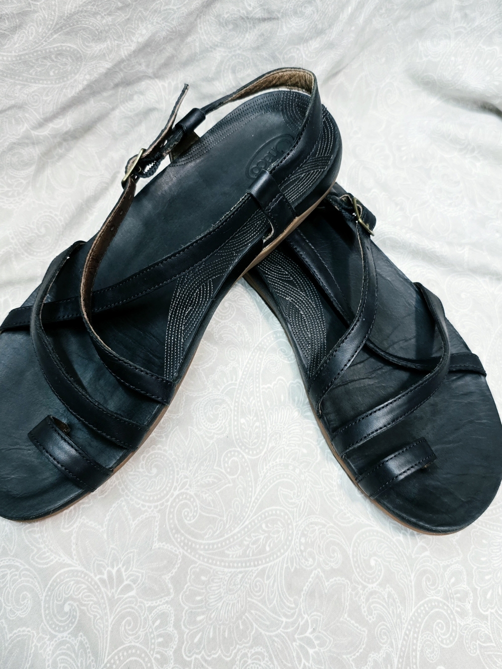 Chaco Women's Dorra Black Leather Strappy Toe Loop Gladiator Sandals Size 10